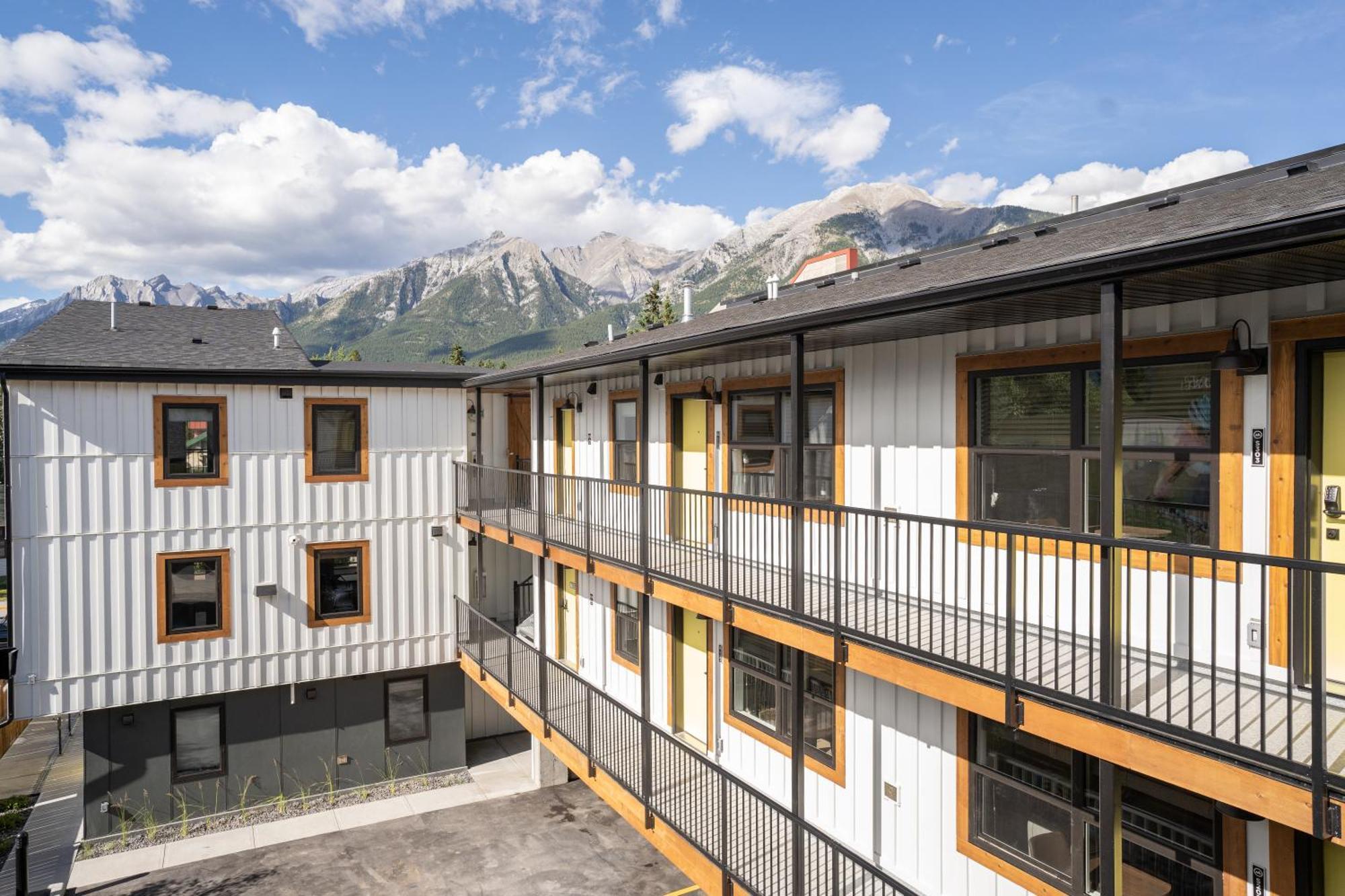 Basecamp Suites Canmore Exterior foto